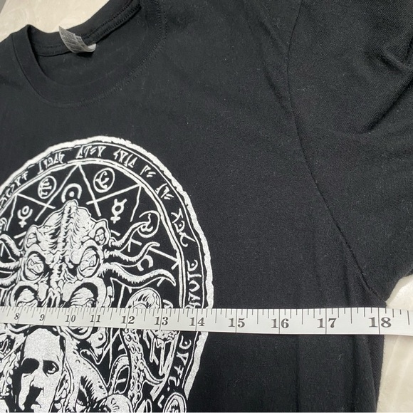 🔥 5/$25 HP Lovecraft Mens Graphic Tee Medium - Picture 8 of 12